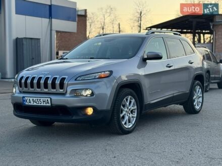 Серый Джип Чероки, объемом двигателя 2.36 л и пробегом 106 тыс. км за 13500 $, фото 1 на Automoto.ua