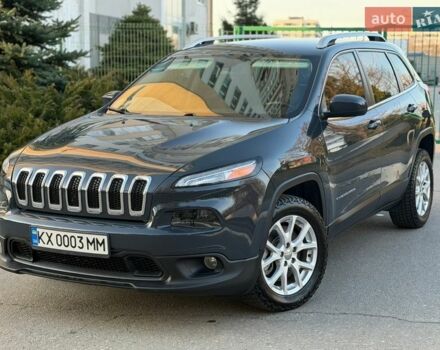 Серый Джип Чероки, объемом двигателя 2.36 л и пробегом 141 тыс. км за 13800 $, фото 1 на Automoto.ua