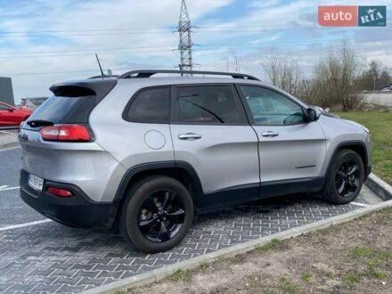 Сірий Джип Cherokee, об'ємом двигуна 2.36 л та пробігом 64 тис. км за 18700 $, фото 1 на Automoto.ua
