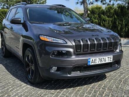Джип Чероки 2017 в Днепре (Днепропетровске) на Automoto.ua Серый Джип Чероки, объемом двигателя 2.4 л и пробегом 118 тыс. км за 13800 $, фото 1 на Automoto.ua