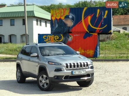 Сірий Джип Cherokee, об'ємом двигуна 2.36 л та пробігом 135 тис. км за 16800 $, фото 1 на Automoto.ua
