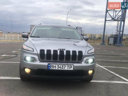 Сірий Джип Cherokee, об'ємом двигуна 3.2 л та пробігом 185 тис. км за 12000 $, фото 1 на Automoto.ua