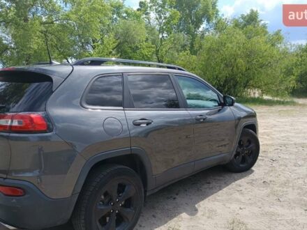 Сірий Джип Cherokee, об'ємом двигуна 3.24 л та пробігом 77 тис. км за 15500 $, фото 1 на Automoto.ua