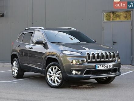 Сірий Джип Cherokee, об'ємом двигуна 2.2 л та пробігом 180 тис. км за 15800 $, фото 1 на Automoto.ua