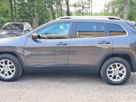 Джип Cherokee 2017 у Києві на Automoto.ua Сірий Джип Cherokee, об'ємом двигуна 3.2 л та пробігом 110 тис. км за 7900 $, фото 1 на Automoto.ua