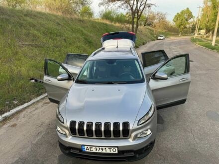 Сірий Джип Cherokee, об'ємом двигуна 2.4 л та пробігом 92 тис. км за 13800 $, фото 1 на Automoto.ua