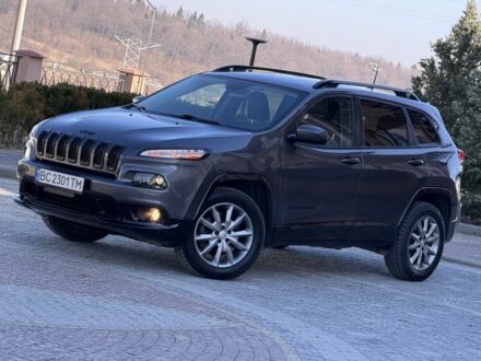 Серый Джип Чероки, объемом двигателя 2.4 л и пробегом 187 тыс. км за 12750 $, фото 1 на Automoto.ua