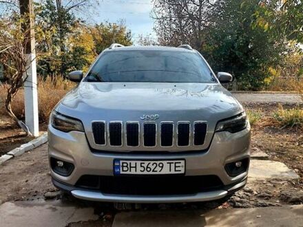 Джип Cherokee 2018 у Арцизе на Automoto.ua Сірий Джип Cherokee, об'ємом двигуна 2.36 л та пробігом 111 тис. км за 17000 $, фото 1 на Automoto.ua