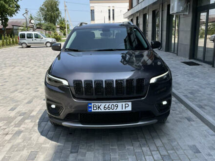 Джип Чероки 2018 в Ровно на Automoto.ua Серый Джип Чероки, объемом двигателя 3.24 л и пробегом 67 тыс. км за 19900 $, фото 1 на Automoto.ua