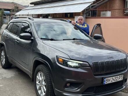 Сірий Джип Cherokee, об'ємом двигуна 2 л та пробігом 35 тис. км за 22800 $, фото 1 на Automoto.ua