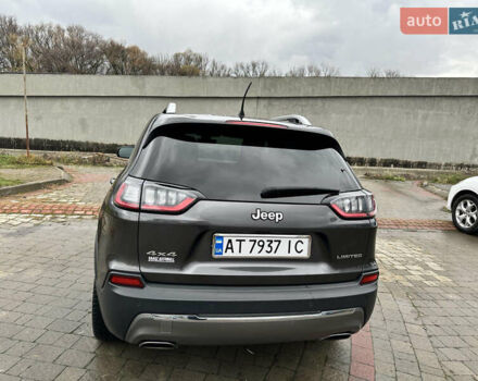 Сірий Джип Cherokee, об'ємом двигуна 2 л та пробігом 142 тис. км за 17100 $, фото 1 на Automoto.ua