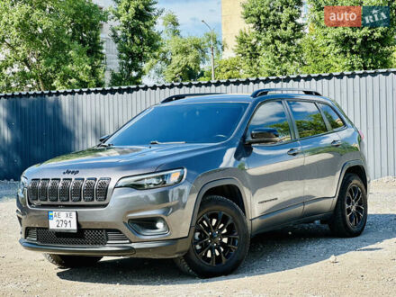 Джип Cherokee 2018 у Кам'янське (Дніпродзержинськ) на Automoto.ua Сірий Джип Cherokee, об'ємом двигуна 3.24 л та пробігом 130 тис. км за 17000 $, фото 1 на Automoto.ua
