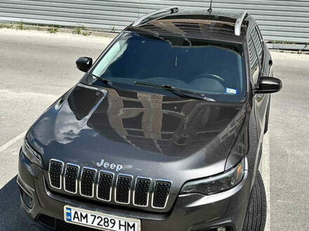 Серый Джип Чероки, объемом двигателя 2.36 л и пробегом 106 тыс. км за 14000 $, фото 1 на Automoto.ua