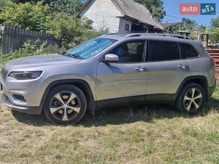 Джип Cherokee 2018 у Вінниці на Automoto.ua Сірий Джип Cherokee, об'ємом двигуна 3.24 л та пробігом 214 тис. км за 18399 $, фото 1 на Automoto.ua