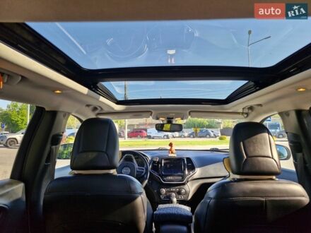 Сірий Джип Cherokee, об'ємом двигуна 3.24 л та пробігом 137 тис. км за 16250 $, фото 1 на Automoto.ua