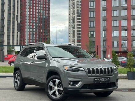 Джип Чероки 2019 в Киеве на Automoto.ua Серый Джип Чероки, объемом двигателя 3.2 л и пробегом 204 тыс. км за 17950 $, фото 1 на Automoto.ua