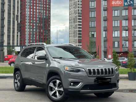 Джип Чероки 2019 в Киеве на Automoto.ua Серый Джип Чероки, объемом двигателя 3.24 л и пробегом 200 тыс. км за 17450 $, фото 1 на Automoto.ua