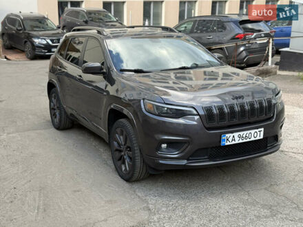 Джип Чероки 2019 в Киеве на Automoto.ua Серый Джип Чероки, объемом двигателя 3.24 л и пробегом 188 тыс. км за 14999 $, фото 1 на Automoto.ua