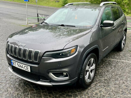 Джип Cherokee 2019 у Хмельницькому на Automoto.ua Сірий Джип Cherokee, об'ємом двигуна 3.24 л та пробігом 82 тис. км за 19450 $, фото 1 на Automoto.ua