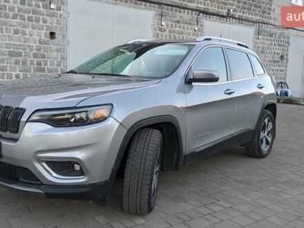 Джип Cherokee 2019 у Бродах на Automoto.ua Сірий Джип Cherokee, об'ємом двигуна 3.24 л та пробігом 102 тис. км за 16800 $, фото 1 на Automoto.ua