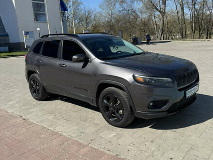 Джип Cherokee 2019 у Сумах на Automoto.ua Сірий Джип Cherokee, об'ємом двигуна 2.36 л та пробігом 42 тис. км за 19300 $, фото 1 на Automoto.ua