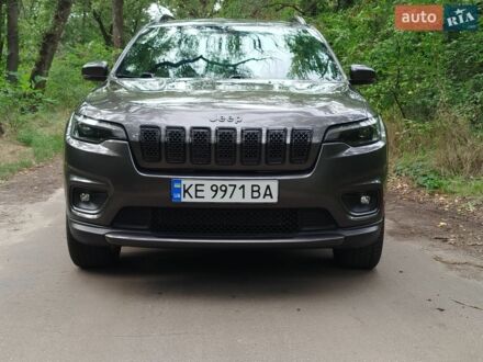 Серый Джип Чероки, объемом двигателя 3.24 л и пробегом 106 тыс. км за 16700 $, фото 1 на Automoto.ua