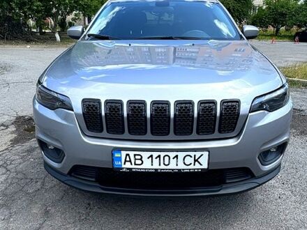 Серый Джип Чероки, объемом двигателя 2.4 л и пробегом 166 тыс. км за 16200 $, фото 1 на Automoto.ua