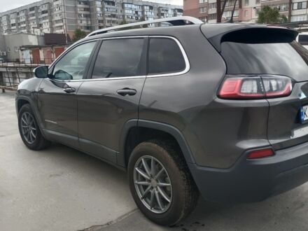 Джип Cherokee 2019 у Кам'янське (Дніпродзержинськ) на Automoto.ua Сірий Джип Cherokee, об'ємом двигуна 0 л та пробігом 107 тис. км за 16000 $, фото 1 на Automoto.ua