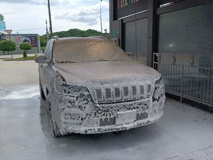 Джип Чероки 2020 в Каменце-Подольском на Automoto.ua Серый Джип Чероки, объемом двигателя 3.2 л и пробегом 158 тыс. км за 20500 $, фото 1 на Automoto.ua