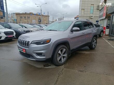 Джип Cherokee 2020 у Харкові на Automoto.ua Сірий Джип Cherokee, об'ємом двигуна 3.2 л та пробігом 160 тис. км за 19990 $, фото 1 на Automoto.ua