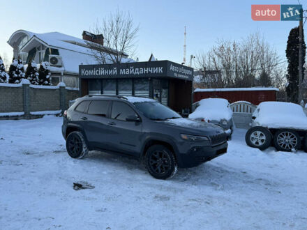 Сірий Джип Cherokee, об'ємом двигуна 3.24 л та пробігом 121 тис. км за 17500 $, фото 1 на Automoto.ua