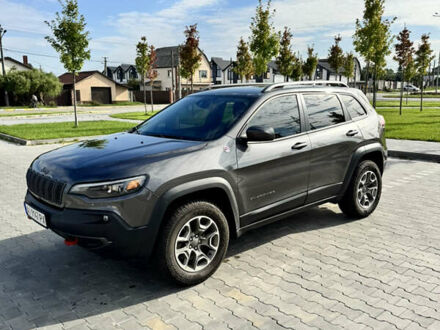 Серый Джип Чероки, объемом двигателя 3.24 л и пробегом 124 тыс. км за 18900 $, фото 1 на Automoto.ua