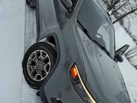 Серый Джип Чероки, объемом двигателя 3.24 л и пробегом 109 тыс. км за 20000 $, фото 1 на Automoto.ua