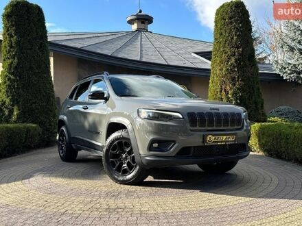 Сірий Джип Cherokee, об'ємом двигуна 3.2 л та пробігом 52 тис. км за 21900 $, фото 1 на Automoto.ua
