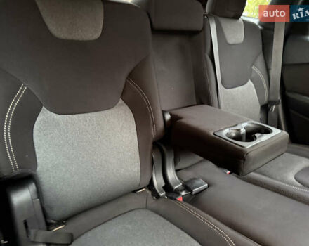 Джип Cherokee 2014 у Дніпро (Дніпропетровську) на Automoto.ua Синій Джип Cherokee, об'ємом двигуна 2.36 л та пробігом 199 тис. км за 10499 $, фото 9 на Automoto.ua