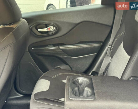 Джип Cherokee 2014 у Дніпро (Дніпропетровську) на Automoto.ua Синій Джип Cherokee, об'ємом двигуна 2.36 л та пробігом 199 тис. км за 10499 $, фото 58 на Automoto.ua