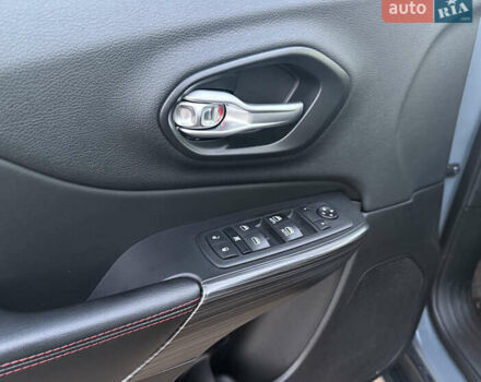 Синий Джип Чероки, объемом двигателя 3.24 л и пробегом 195 тыс. км за 15777 $, фото 16 на Automoto.ua