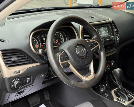 Джип Cherokee 2014 у Дніпро (Дніпропетровську) на Automoto.ua Синій Джип Cherokee, об'ємом двигуна 2.36 л та пробігом 199 тис. км за 10499 $, фото 41 на Automoto.ua