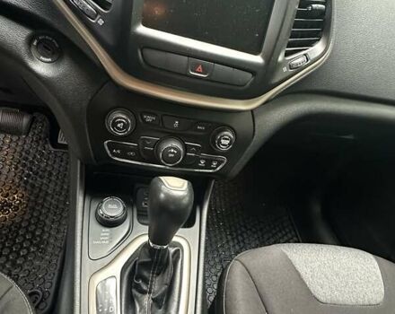Синій Джип Cherokee, об'ємом двигуна 3.24 л та пробігом 214 тис. км за 11900 $, фото 7 на Automoto.ua