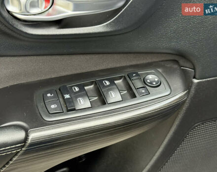 Джип Cherokee 2014 у Дніпро (Дніпропетровську) на Automoto.ua Синій Джип Cherokee, об'ємом двигуна 2.36 л та пробігом 199 тис. км за 10499 $, фото 37 на Automoto.ua