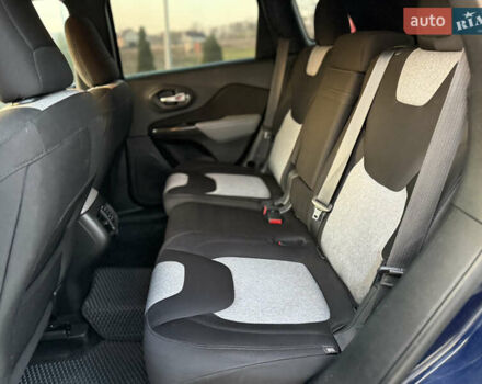 Синий Джип Чероки, объемом двигателя 2.36 л и пробегом 136 тыс. км за 11550 $, фото 27 на Automoto.ua