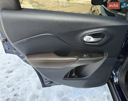 Синій Джип Cherokee, об'ємом двигуна 3.24 л та пробігом 185 тис. км за 13500 $, фото 50 на Automoto.ua