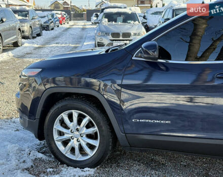 Синій Джип Cherokee, об'ємом двигуна 3.24 л та пробігом 185 тис. км за 13500 $, фото 5 на Automoto.ua