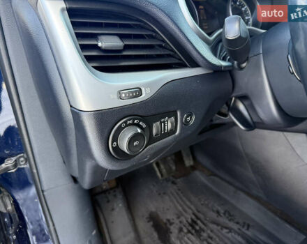 Синій Джип Cherokee, об'ємом двигуна 3.24 л та пробігом 185 тис. км за 13500 $, фото 37 на Automoto.ua