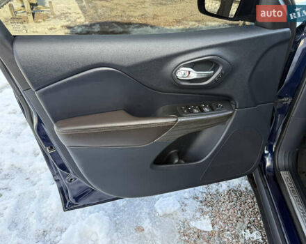 Синій Джип Cherokee, об'ємом двигуна 3.24 л та пробігом 185 тис. км за 13500 $, фото 32 на Automoto.ua