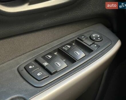 Джип Чероки 2017 в Киеве на Automoto.ua Синий Джип Чероки, объемом двигателя 2.36 л и пробегом 75 тыс. км за 15500 $, фото 15 на Automoto.ua