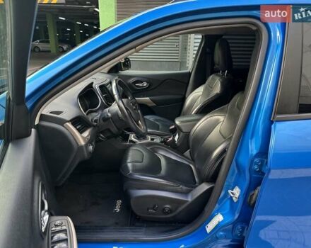 Джип Чероки 2017 в Киеве на Automoto.ua Синий Джип Чероки, объемом двигателя 2.36 л и пробегом 75 тыс. км за 15500 $, фото 16 на Automoto.ua