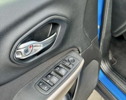 Синій Джип Cherokee, об'ємом двигуна 2.4 л та пробігом 75 тис. км за 14000 $, фото 10 на Automoto.ua