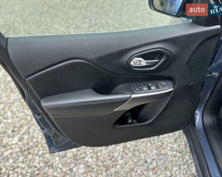 Синий Джип Чероки, объемом двигателя 2.36 л и пробегом 44 тыс. км за 16300 $, фото 14 на Automoto.ua