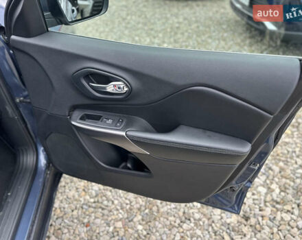 Синий Джип Чероки, объемом двигателя 2.36 л и пробегом 44 тыс. км за 16300 $, фото 23 на Automoto.ua